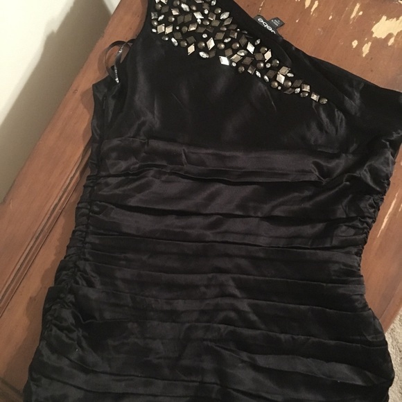 Black Bebe Top. - Picture 6 of 6